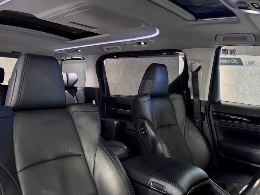 ALPHARD 2.5 HYBRID - Image 10